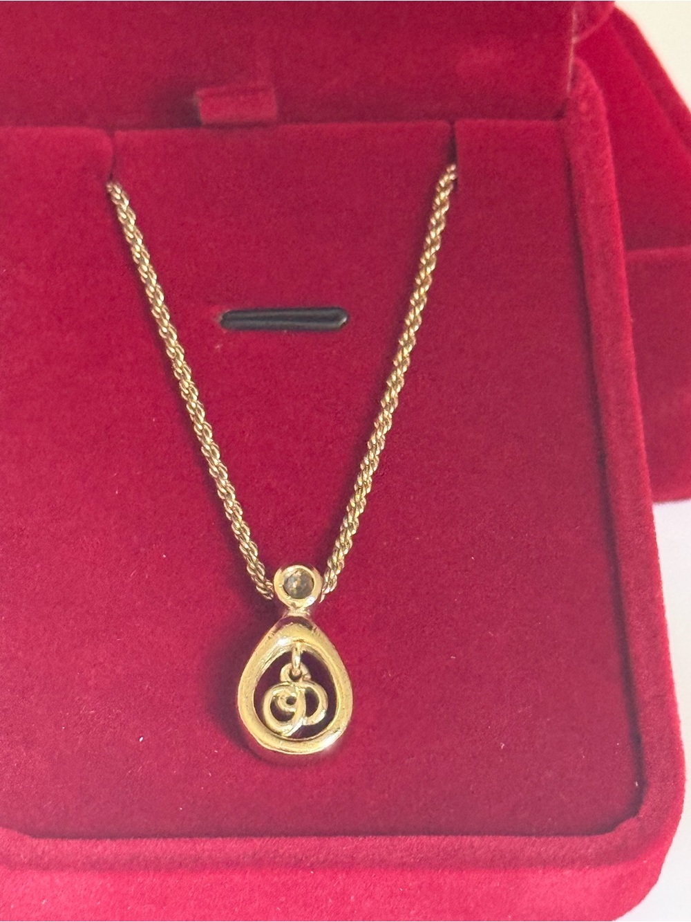 Christian Dior Gold-Tone Pendant Necklace 🌟 - Picture 7 of 10